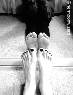 hermoonwizard:  A little feet appreciation ☺️