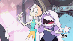 gemfuck:  best part  I know I just reblogged this but I need to say&hellip;Amethyst has no idea what Steven is doing. He just bites Garnet&rsquo;s arm and she&rsquo;s like &ldquo;YEA LETS BITE ARMS&rdquo; because she doesn&rsquo;t care about the reason