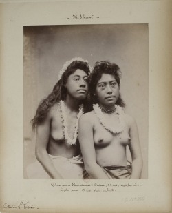   Hawaiian women, via goodoldtime  