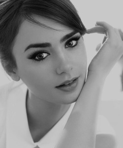 beautifullyconstructed:  bc / Lily Collins  Oh boy! She&rsquo;s stunning