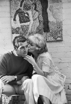 wehadfacesthen:  Paul Newman and Joanne Woodward at their home in Connecticut, 1963
