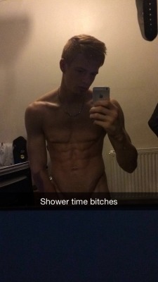 straightladsnaked:  str8bloke:  isammie15:  Ryan, Sexy redhead!  I do him some damage!! Hot ginger Grrr   Not called Ryan lol.. I’ve soooo many private nude snapchats of him