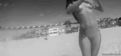 getsuswet:  sexysexnsuch:  A camera attached to a hula hoop around a naked girl on the beach. Genius. Although it makes me dizzy lol -J  -Emma