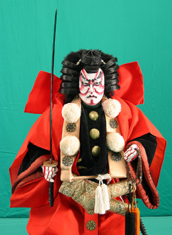 kaijusaurus:  Kabuki star Ukon Ichikawa cameos in Shinpei Hayashiya’s Reigo. 