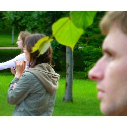 #Peterhof. #Moments &amp; #portraits 34/37  #portrait #Helen &amp; #Andrey  #travel #streetphotography #green #trees #park #colors #colours #walk #walking #spb #Russia #leaves #grass #face #faces #glasses #boys #girls #husbands #wifes
