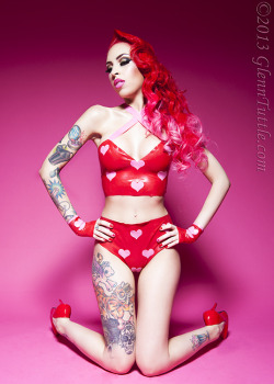 Another Vday shot pouring in from Glen Tuttle &lt;3 Hair Ginersy Latex Bellatrixx Capella makeup by Alyne Halvajian 