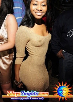 onion-booty:  if you saw her in the club?  I&rsquo;d Holla!