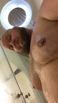 confessionsofacubbybear:  Photoshoot in the shower this morning
