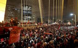  Brazil: 20,000 People Protest World Cup in São Paulo Around 20,000 people marched today in Sao Paulo in an action organized by the Homeless Workers Movement (MTST) called “Cup Without People, I’m In the Streets Again.” Many different groups joined