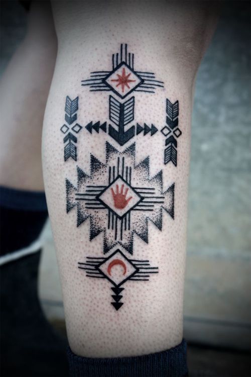 A kewl neo-tribal tattoo from Lovehawk Studios.