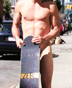 actionbuddy:  Who doesn’t love a naked skateboarder? tumblinwithhotties: Benjamin Godfre