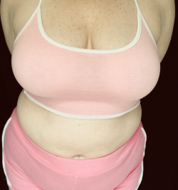 thevoluptuousgoddess:  Pale and fair skin. Pale pink short shorts and top. Pretty pink parts ready for puckered lips and pricks and fingertips.This Princess may look pretty in pink but make no mistake. Once her pussy has been devoured to her satisfaction