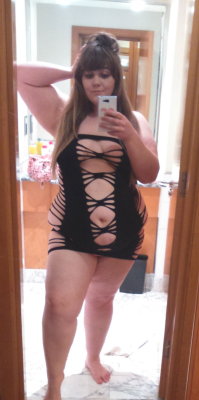 beast-bonnie-sama:  See more of my delicious fat body @ http://bonnie.bigcuties.com/ &amp; check out my new clips store @ http://clips4sale.com/72633   Wow