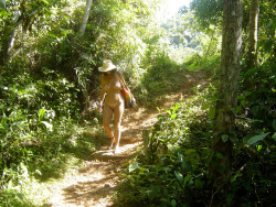 naturistelyon:  Nue en forÃªt Nude in forest 