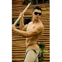 malephotoshoot:  OSCAR CASTRO #male #model #costarica #fitness #puravida 