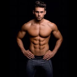 body-launch:  Fitness enthusiast Alex Vanderlinden released a video recently sharing some valuable advice on how to get featured in fitness magazines. Recounting a story of when he had the opportunity to meet with the departed Greg Plitt. Plitt told him