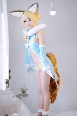 Elin Tera - JDoll. ♥  Imagine if we had a tail.  It would be so much fun to style and play with. ♥  More cosplay cuteness. - http://cosplaycuteness.tumblr.com/