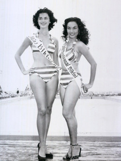 creepingirrelevance:Miss Bikini, 1954(via eBay)