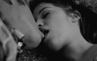 fr3nch-kisses:  Sexual romance blog x 