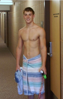 straightrealmen:  tradiesandchavs:  Hot hunks in towels!!!  Follow this blog guys!!!