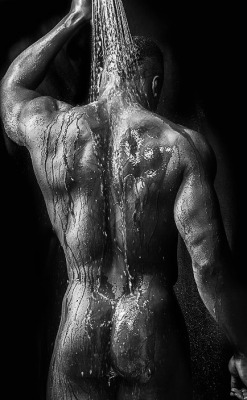 gay-erotic-art:  My first “close up series” showed photographers works that concentrated on the male erection. So for this series I concentrated on artists who have created artwork (photographs) concentrating on the male backside.For the entire series,