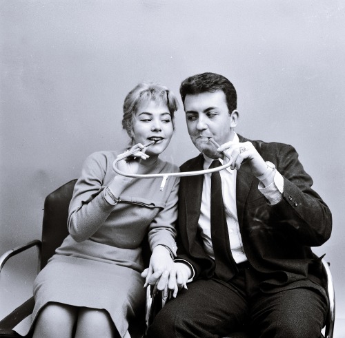 Fume-cigarette pour deux, 1955.