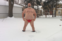 electricunderwear:  sultmhoor:  Bikinis are appropriate for any weather!  Amen!