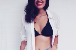 Dreamalittlebiggerblog:  This Diy Chloe Inspired Scalloped Bikini From A Pair And