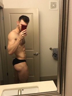 jacob peterson coming through with the right amount of cuppable butt