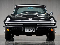the-audi-whore:  checkeredsphere:  1966 Chevrolet Corvette Sting