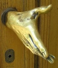 Pleased to meetcha (that is the *coolest* doorknob I’ve ever seen)