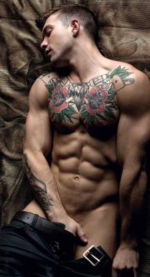 malebodyperfection:Sebastian Kross