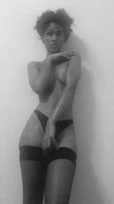 sweetvulgarity:  Blackout. Full body edition ;) #BLACKOUT  Photos are owners intellectual property.