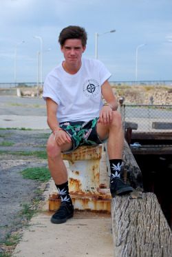 t-vff:  translyvanianightmare:  me - by him.  Clothing - North Shore Apparel.  Check it out ^^    omg ethan stop being so attractive 