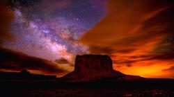 space-pics:  Milky Way Over Monument Valley. (Gavin Heffernan) [1015x570]http://space-pics.tumblr.com/