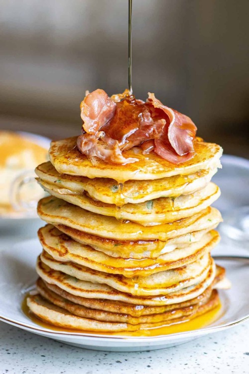 daily-deliciousness:  Bacon pancakes with brown butter topping