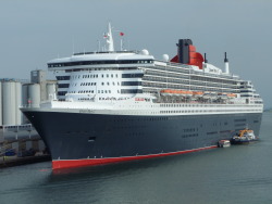 travelling-wonders:     Queen Mary 2 just before departing Southampton. 27/07/2012.    