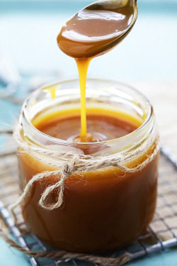 do-not-touch-my-food: Homemade Caramel Sauce 