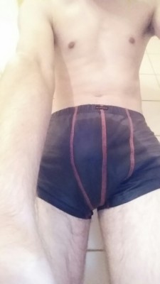 lovemesomeomo:  Yes, this is me. At least some of my lower half ;) And yes, it’s also the aftermath of me wetting myself. Aaand yes, it was urgent and awesome. If you want the video recording of it, message me :P 