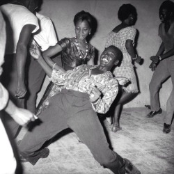 coeval-magazine:Malian photographer #malicksidibé’s works epitomize the resilient yet carefree semblance of the Bamako youth. More on www.coeval-magazine.com