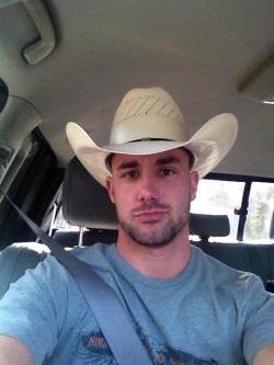 gaytaurean:  One hot cowboy!