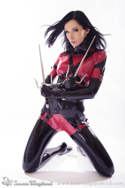 susanwayland:  Are you ready for Elektra? Are you ready for her lion’s strength, vigour, power and expression? Yes? So enjoy now the brand new latex ‪‎cosplay ‬gallery on www.susanwaylandclub.com 