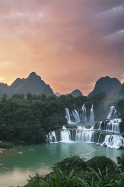 0ce4n-g0d:  Detian Waterfalls by Louise Coghill