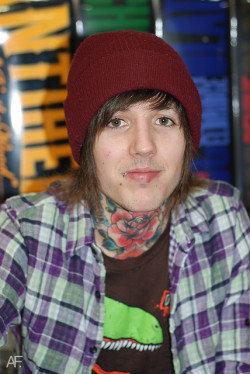 mitch-luckers-dimples:  Oli Sykes by alex_rips on Flickr. 
