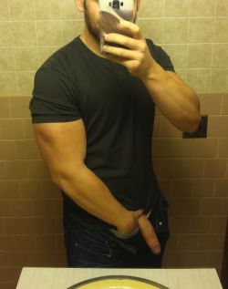 bigdbob:Floppin’ out while running some errands today. It’s somehow warm enough to wear short sleeves under my jacket here in Boston right now, so things could be worse. damn look at them guns
