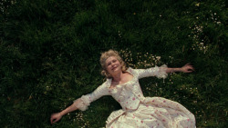mrdavidfincher:Cinematic Parallels: Marie Antoinette (2006) &amp; Melancholia (2011)