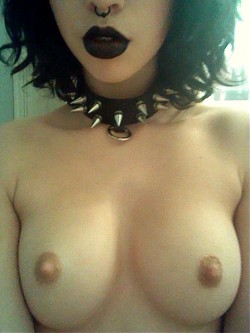 sexmepink:  Can I have a collar, please?