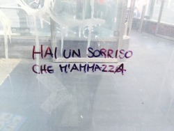 Tieniduropiccolasoldatessablr:  “Hai Un Sorriso Che M’ammazza”  Piazzadante|Napoli.