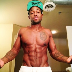 patient-panda-inc:  hottestmenontheplanet:  Fine ass johnny crome  from Love and Hip Hop tonight    Supa hot 