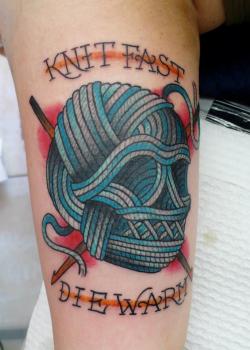heart-swap:  fuckyeahtattoos:  Massive knitter and crocheter over here..Rohan at Jackson Street Tattoo in Petone, New Zealand   #if sari ever got a tattoo #it would be this basically  I need a crochet version of this